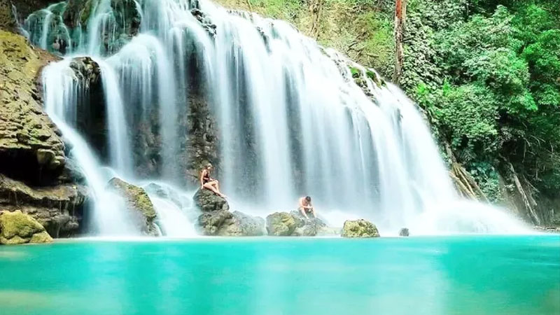 7 Air Terjun Tersembunyi yang Bikin Kamu Ingin Tinggal Lebih Lama